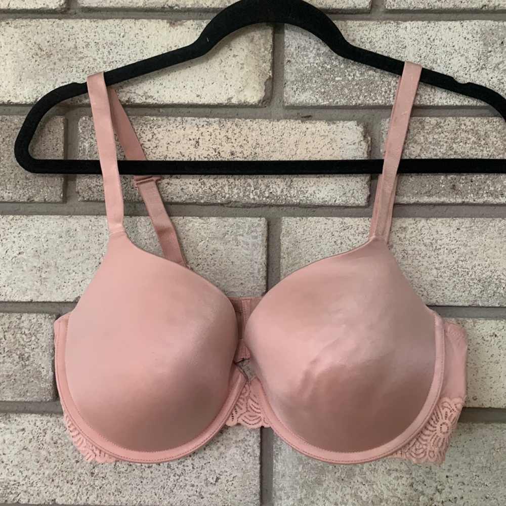 Auden bra has underwire 36DD
